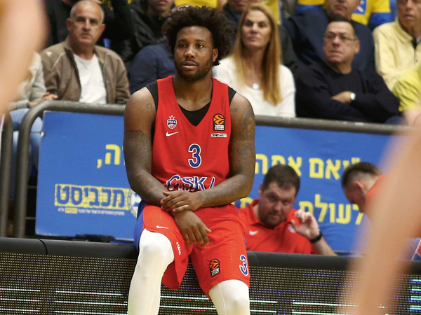 אורח בהיכל. ראד (אלן שיבר)