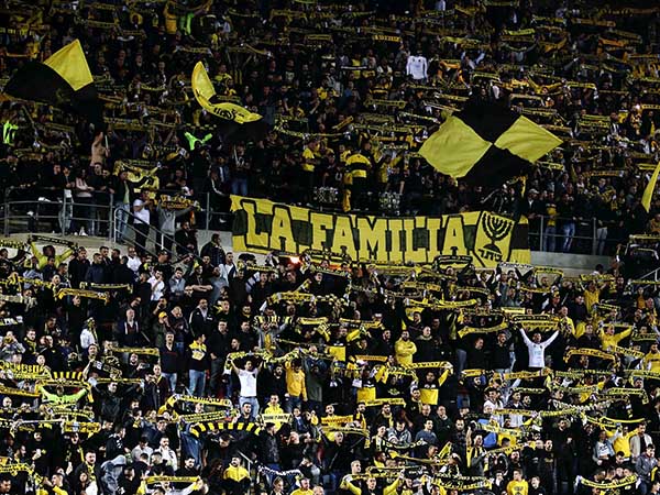 מאות אוהדים שלחו לווארן מסרי תמיכה (אלן שיבר)