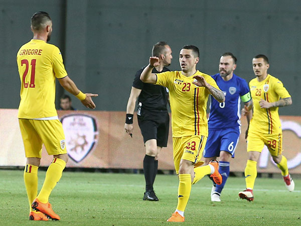 הרומנים יוצאים מאושרים מנתניה (אלן שיבר)