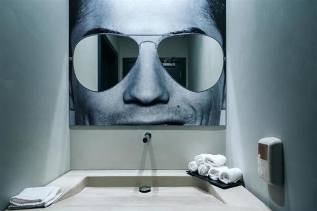 זה לא אתם, זה הוא.