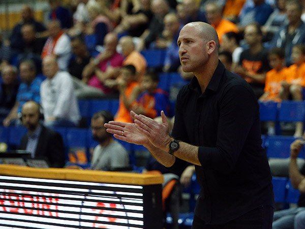 פלג. בדרך להישארות הירואית?