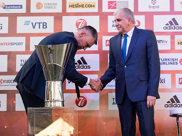 אוברדוביץ' ושאראס, המאסטר מול התלמיד לשעבר. (getty)