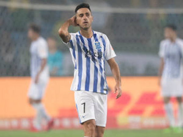 ערן זהבי עם החמצת פנדל סמוך למחצית (getty)