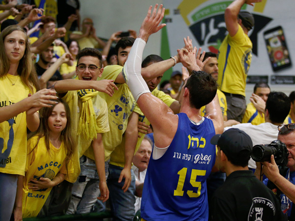 כהן חגג עם הקהל (אלן שיבר)