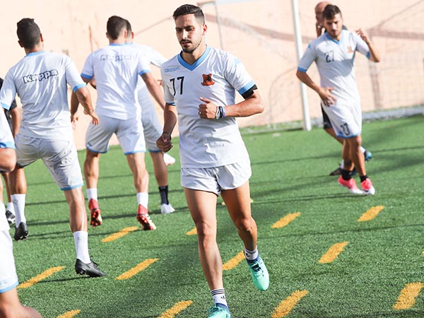 פותחים עונה