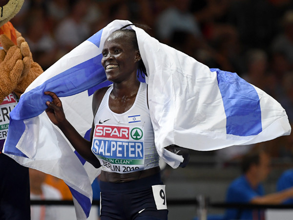 גאווה ענקית. צ'מטאי אחרי הזכיה (getty)