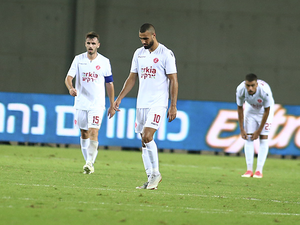 עם הראש באדמה. פתיחה נוראית להפועל ת"א (אלן שיבר)