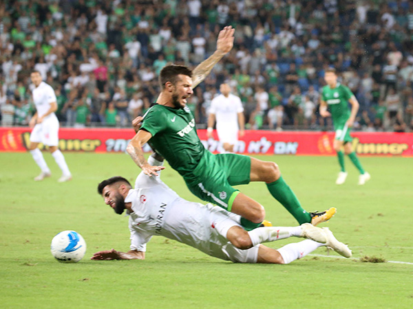 בין המחמיצים. רוקאביצה (יוסי שקל)