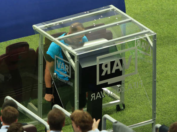 בעד ה-VAR, בעד כניסת הטכנולוגיה (GETTY)