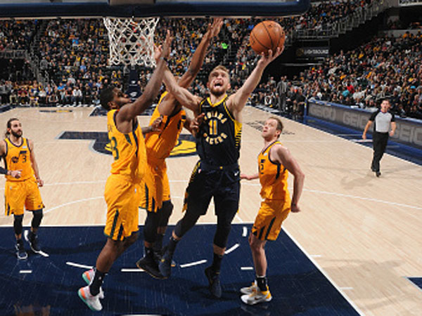 הפייסרס חגגו (צילום: Ron Hoskins/NBAE via Getty Images)