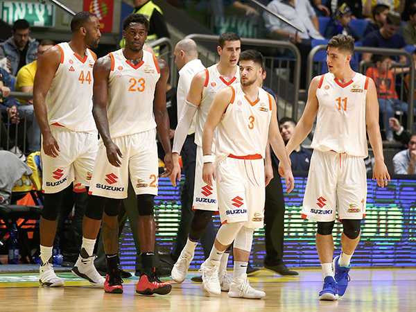 ראשון בצרות (אלן שיבר)