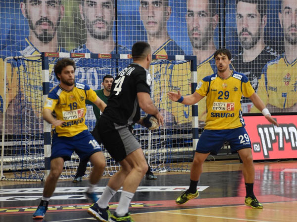 תנסה לשמור מאזן מושלם. רשל"צ (חן קלדרון)