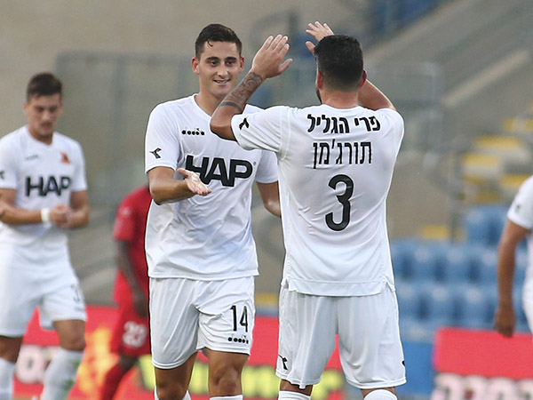 פלשר. במקום קוויאר (אלן שיבר)