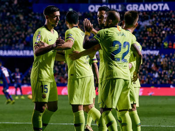 ברצלונה במקום הראשון (David Aliaga/MB Media, Getty)