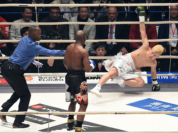 לא ביזבז זמן. מייוות'ר (getty images)