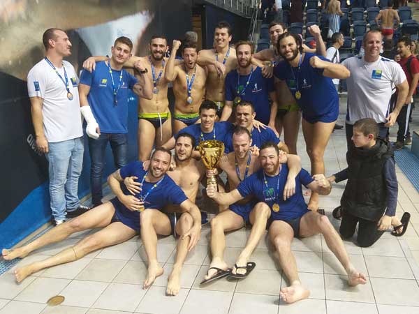 גוש זבולון חוגגת גביע (באדיבות איגוד הכדורמים)