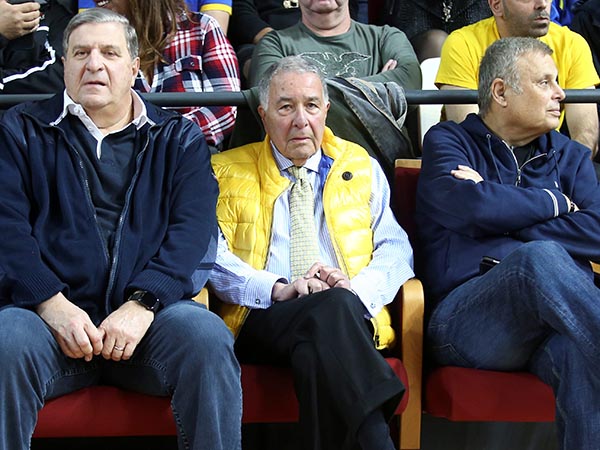 הנהלת מכבי ת"א. התלונה של המועדון עלתה להפועל ת"א בסעיפים נוספים בכתב האישום (אלן שיבר)