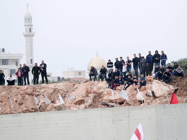 גם זו דרך לצפות במשחק (דני מרון)