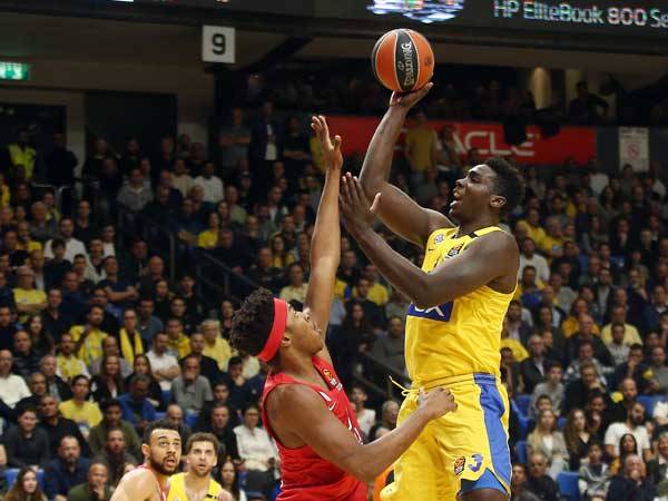 אובראיינט. אי שביעות רצון מכושרו (אלן שיבר)