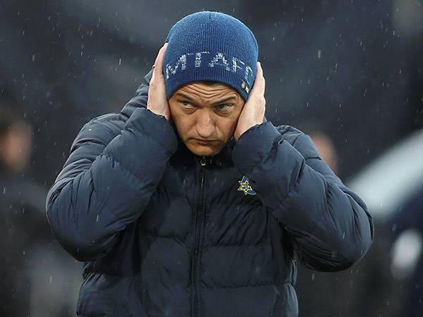 משתלט על הפסגה. איביץ' (אלן שיבר)