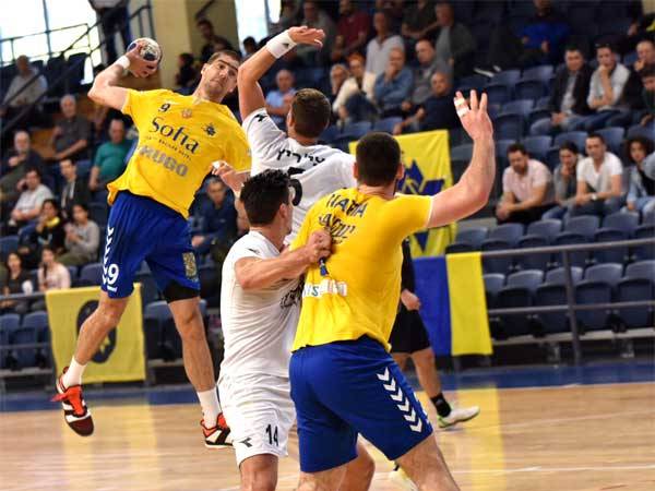 ניצחון קשה למכבי ראשל"צ (צילום: חן קלדרון)