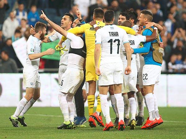 חגיגות גם בחדר ההלבשה (אלן שיבר)