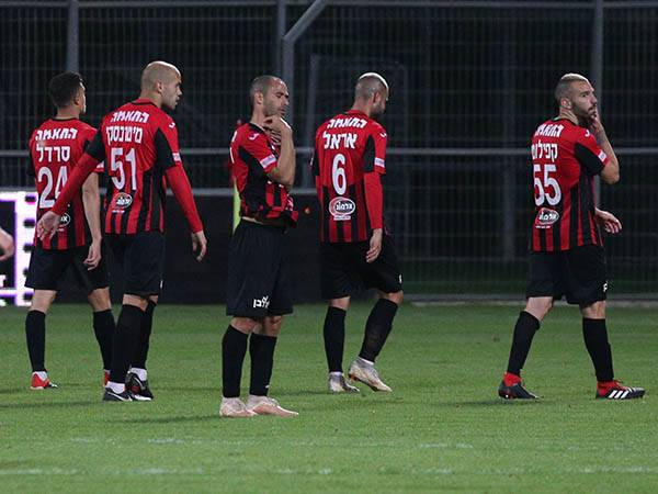 לא דומה לעונה שעברה (אנצ'ו גוש, סוכנות ג'יני)