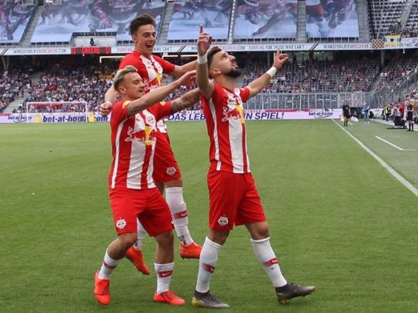 מתנת פרידה. דאבור חוגג (צילום: זלצבורג)