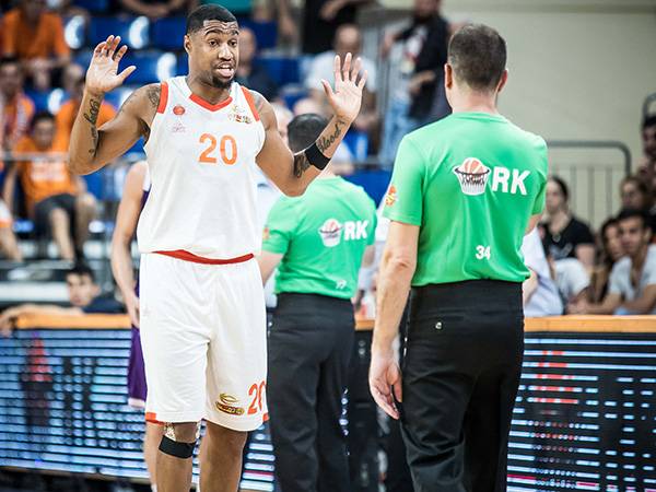 לונג. הגיע גם בגלל האופי הנוח שלו (מנהלת הליגה)