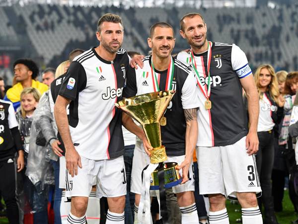 בונוצ'י וקייליני יחנכו את דה ליכט (GETTY)