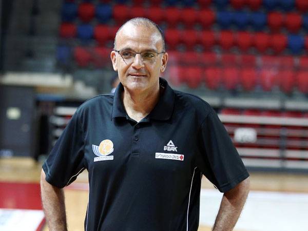 יכול להיות מרוצה מהיכולת של שחקניו. אריאל בית הלחמי (אלן שיבר)