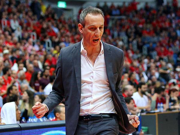 מרוצה. קטש (אודי ציטיאט)