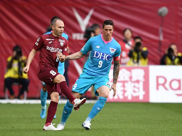 טורס ואינייסטה ביפן. "הכדורגל איחד אותנו לפני יותר מ-20 שנה" (Getty)