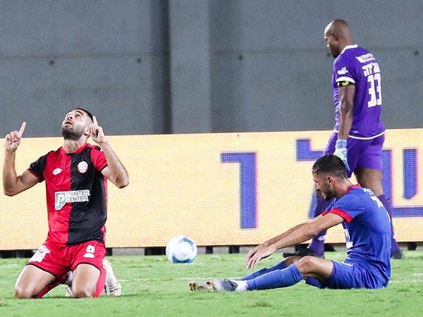 משחק חלש מאוד של שתי הקבוצות (דני מרון)