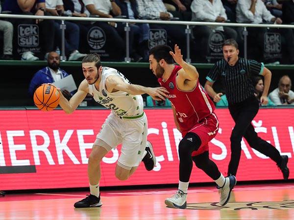 תמיר בלאט רשם עוד הופעה סולידית (FIBA)