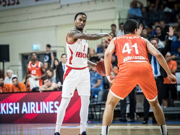 בוסט. בלט אצל הצרפתים (אתר היורוקאפ)