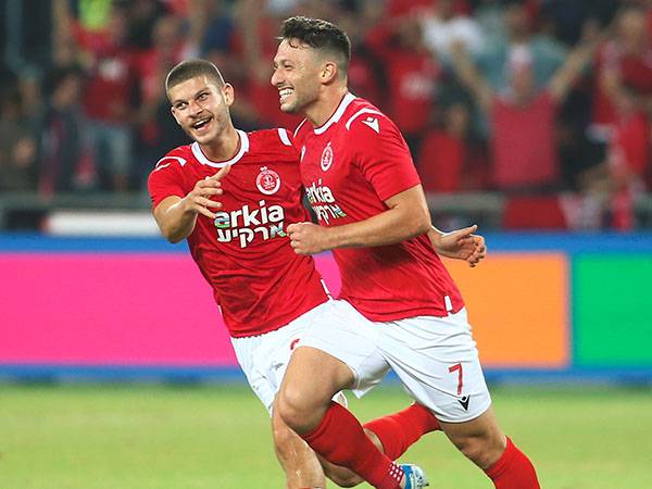 בהתחלה הוא חגג. בסיום פחות. אלטמן (אלן שיבר)