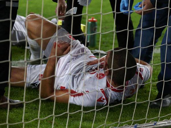 אייזן מקבל טיפול (אלן שיבר)