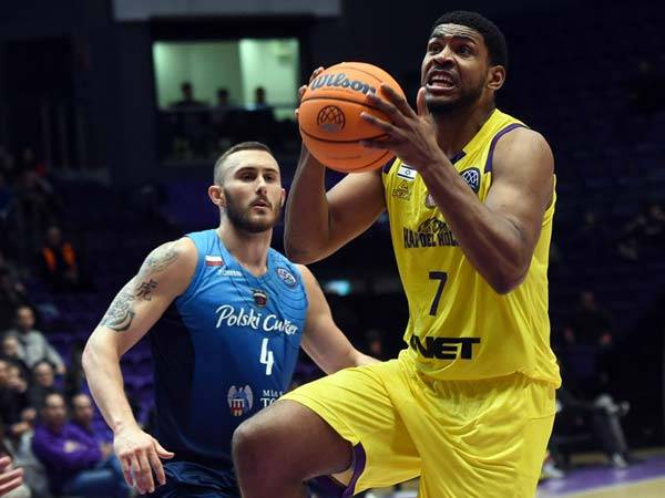 גם תומפסון עשה את שלו (פיב"א)