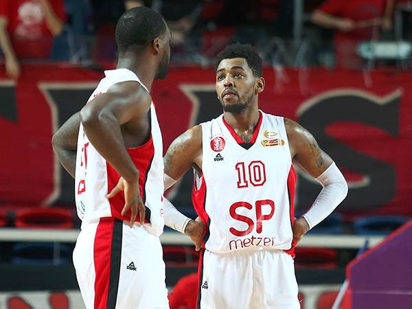 ליונס. כמו שחקן נוער (אלן שיבר)