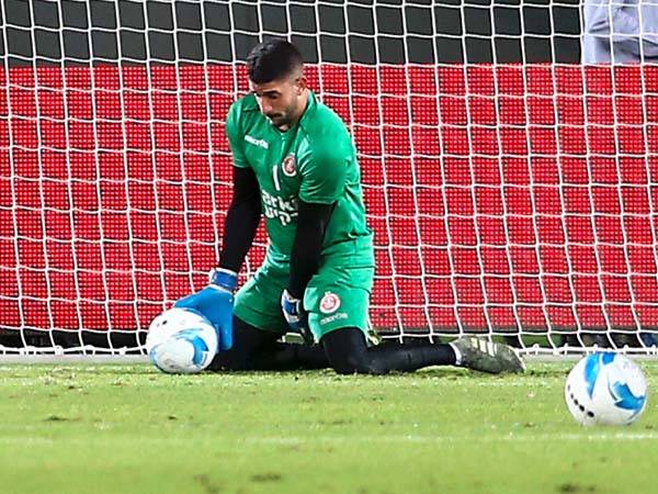 השוער זכה לגיבוי (אלן שיבר)