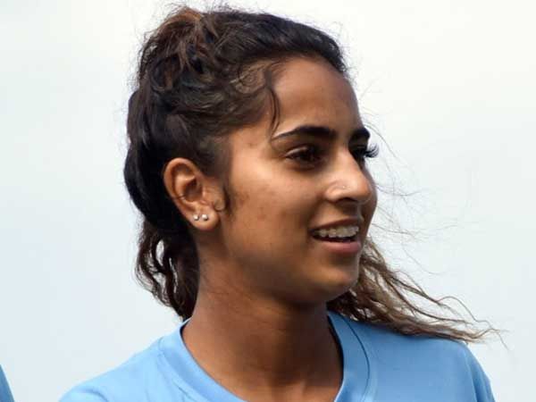 טרינה דייויס. האירועים האחרונים הכו אותה בהלם (FIFA)