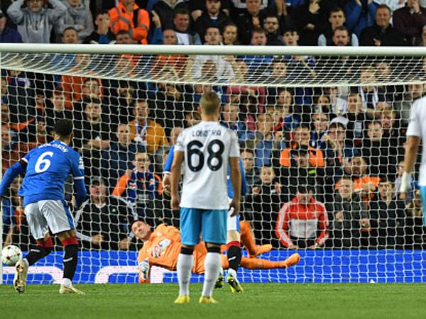 עצר שני פנדלים. מקגרגור (Getty)