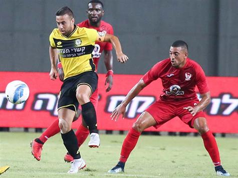 לנתניה אין זמן, אבל היא אפילו לא מסכנת את השער. (דני מרון)