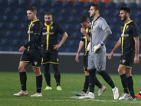 מנגד, בית``ר הודחה מהגביע עם הפסד 2:1 למכבי ת``א, אך נראית יותר טובה מאז שהגיע ניר קלינגר, ולא הפסידה בליגה בשלושת המחזורים האחרונים. (אלן שיבר)