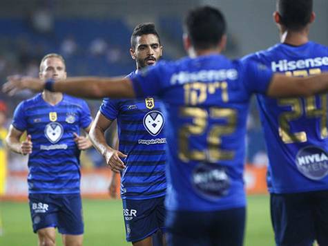 לליגה חוקים משלה. מכבי ת``א בדרך לעוד ניצחון (צילום: אלן שיבר)