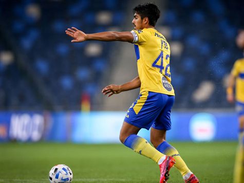 פרץ וחבריו השתלטו&nbsp;על המשחק, האדומים הולכים אחורה. (מאור אלקסלסי)