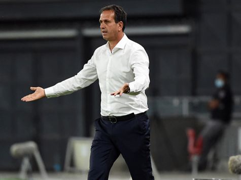 מעבר לאותה בעיטה של בריירו מרחוק, הפועל ב``ש לא מצליחה לסכן את השער של ג`ראפי. מה רוני לוי צריך לעשות? (ברני ארדוב)