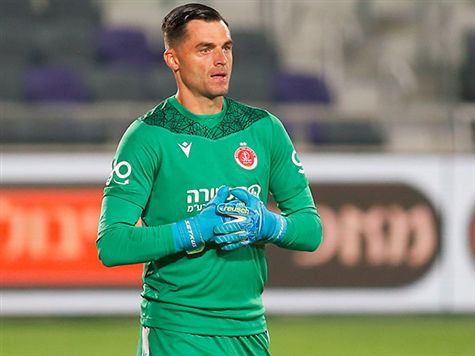 למרות שסיימה את משימותיה בליגה, הפועל תל אביב חושבת על חצי גמר גביע המדינה בשלישי הבא מול בית``ר תל אביב/בת ים. ארנסט שטקוס ושי אליאס נמצאים בסכנת צהובים להתמודדות, ולכן לא צפויים לפתוח ב-11 של ניר קלינגר. בנוסף, בקבוצה ינסו להימנע מפציעות מיותרות לפני המשחק החשוב ביותר של העונה (אלן שיבר)