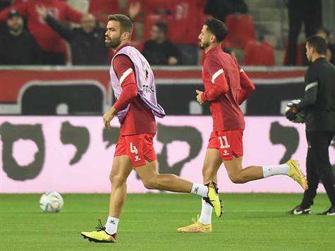 עשרים דקות לשריקת הפתיחה בטרנר (ברני ארדוב)